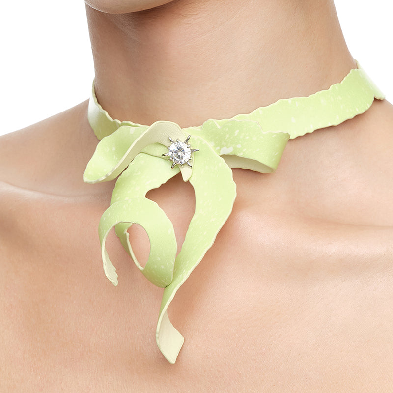 Apple Peel Bow Necklace Green